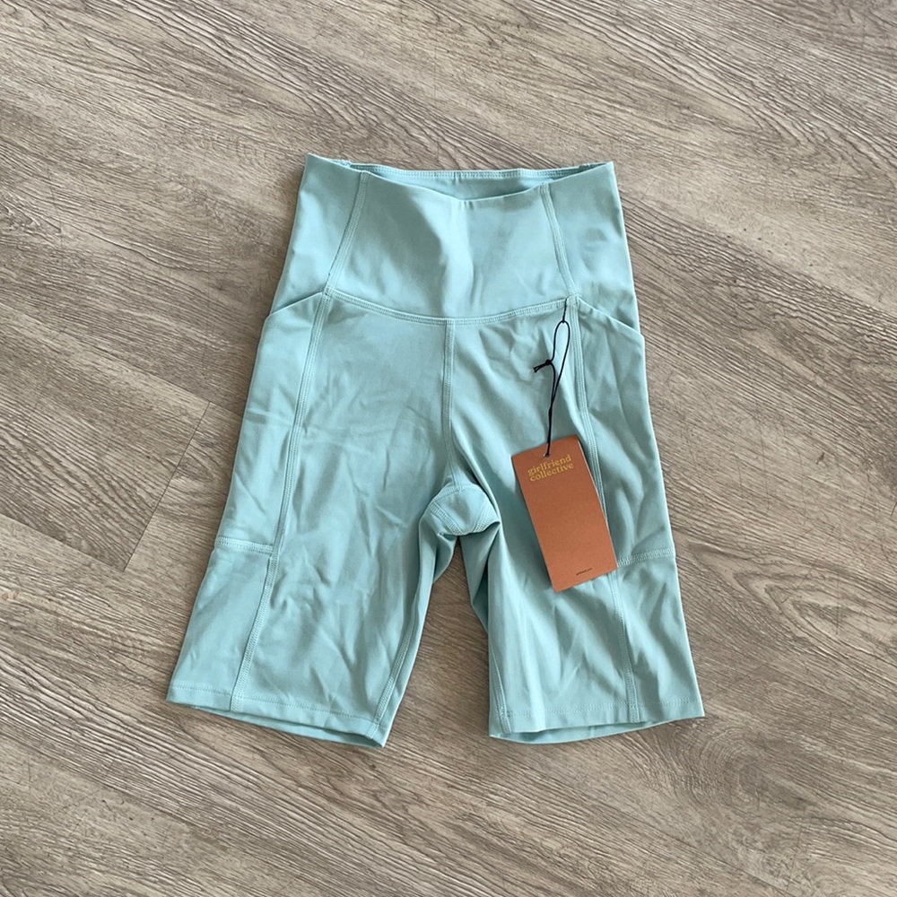Girlfriend Collective Biker shorts with pockets